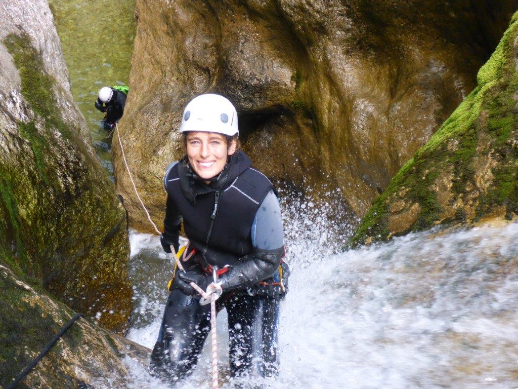 Familie beim Canyoning